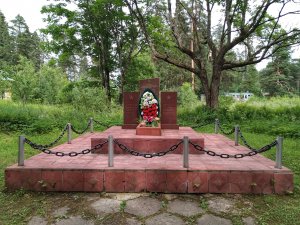 Памятник погибшим воинам-землякам д. Ивановское